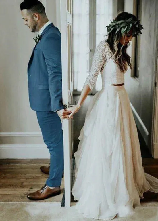 Popular Elegant Bridal Wedding Gown with V-Neck, 3/4 Sleeves, and Applique Details